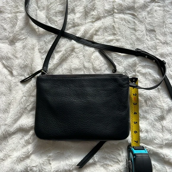 Vince Camuto Black Leather Shoulder Bag - Picture 2 of 5